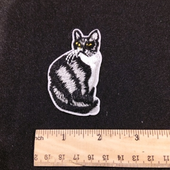 Black and White Cat Patch Iron On - Picture 2 of 2